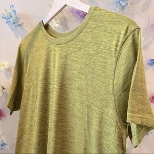 Mens Lululemon T-shirt